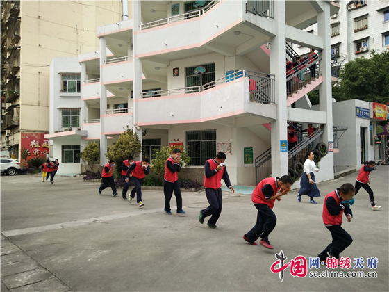 绵阳江油市米其林特殊教育学校开展消防安全逃生疏散演练活动