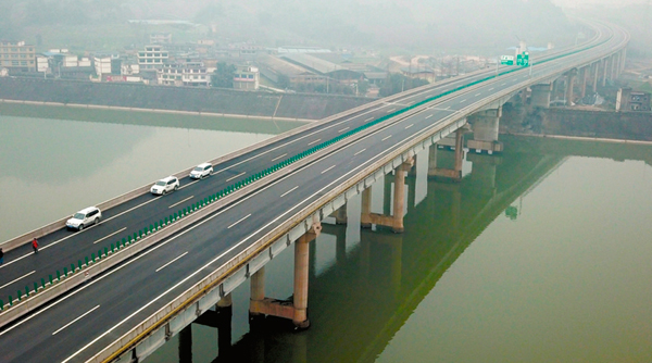 雅康全线预计明年底开通 未来拟延伸至新都桥