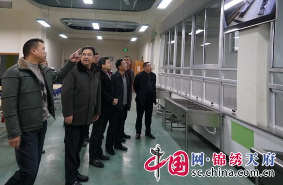 遂宁副市长袁冰视察学校食堂食品安全工作