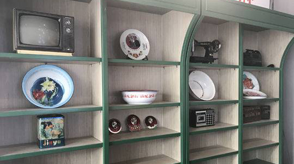 搪瓷碗、铝饭盒、收音机……成都这个地方好多老物件 你见过吗？