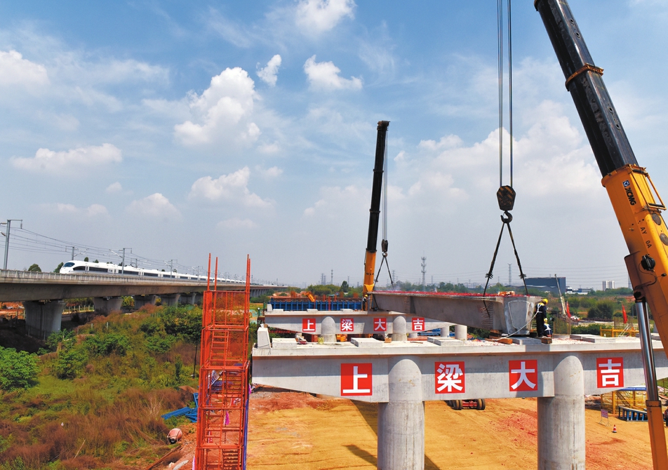 成都新机场高速主城段架梁 预计2019年建成通车