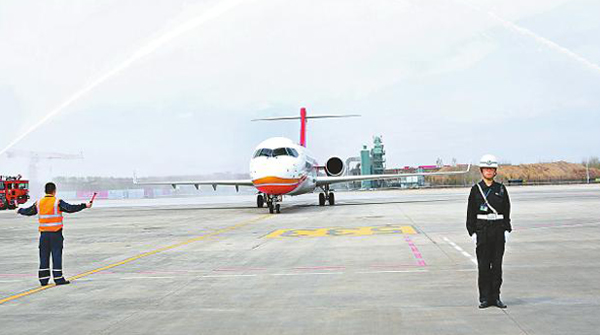 从成都起飞抵达哈尔滨 国产喷气客机ARJ21运营高寒地区新航线