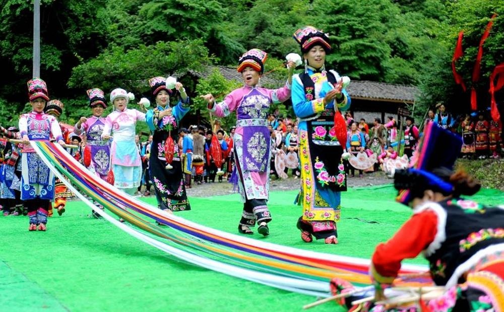 北川羌文化原生态情歌节开唱