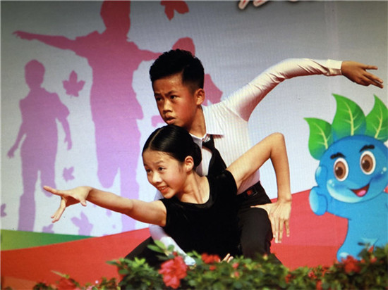 树德小学六年级门生结业仪式:心怀戴德 放飞空想(责编保举:高测验题jxfudao.com)