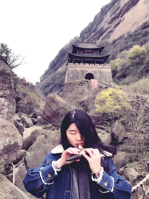 8女生言轮番弹唱这个成都国语不简单女孩多初潮图片