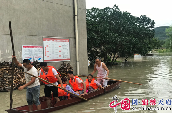 射洪香山鎮(zhèn)：組織力發(fā)揮戰(zhàn)斗力,防洪“堤壩”上黨旗紅