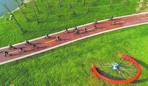 从千年邛窑到平乐古镇 成都首条封闭式自行车高速开通