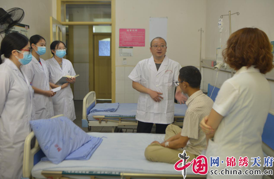 四川省醫學會感染病學專委會衛生走訪基層活動在射洪舉辦