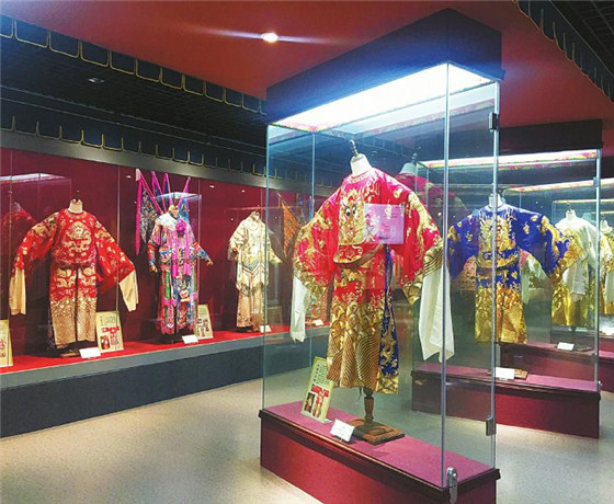 川剧服装,象牙笏板,戏曲石刻……一座博物馆"话说"雅安川剧
