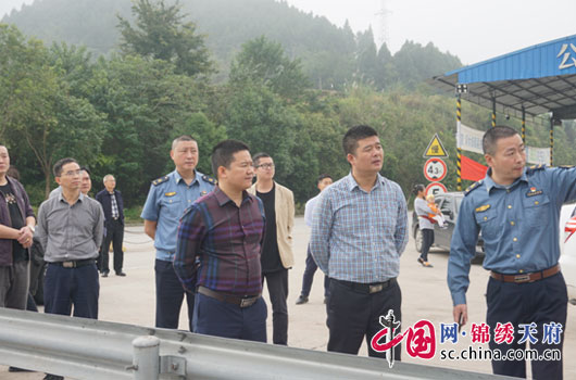 西充县领导罗嘉陵周小红一行节前检查交通安全工作