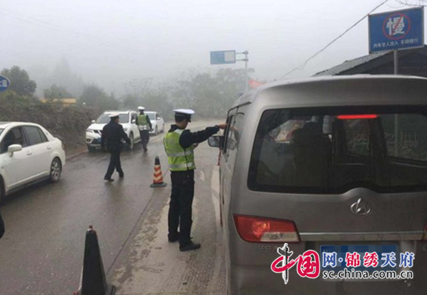 遂寧交警以“百日”行動為契機(jī)，筑牢冬季農(nóng)村道路事故預(yù)防防線