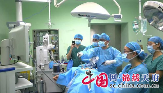 西充县人民医院成功开展县内首例腹腔镜下腹股沟疝无张力修补术