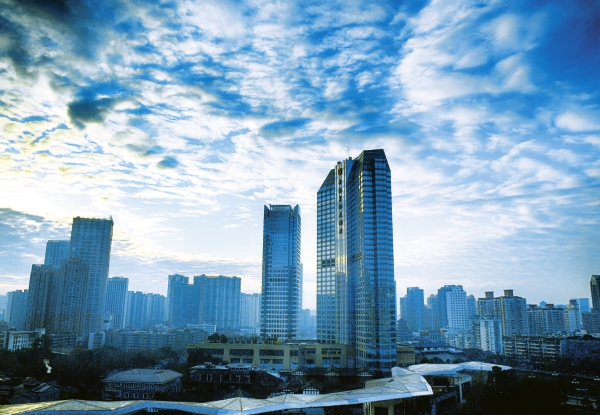 成都迎来久违的晴天 赏花大军开启出游"春"运