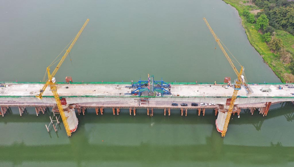 川南城际铁路控制性工程 沱江双线特大桥成功合龙