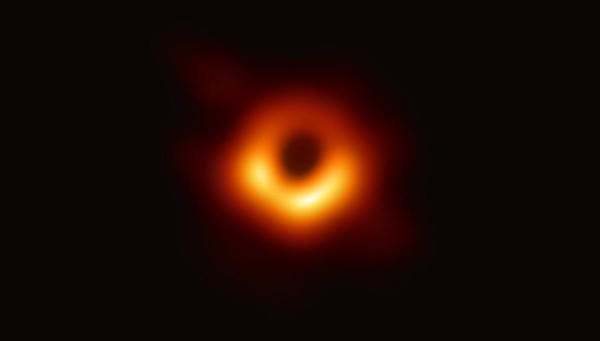 跨越5500万光年的曝光：原来你是这样的黑洞！