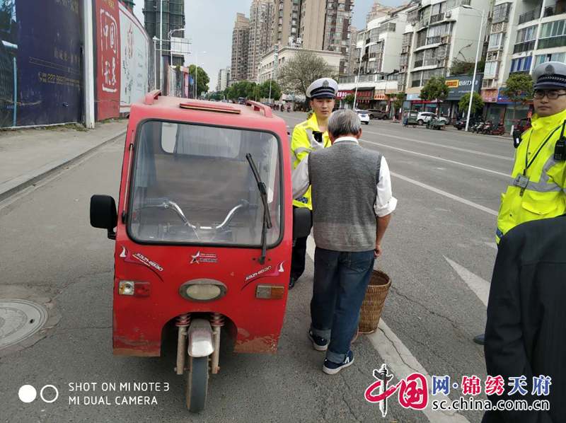 遂寧交警精細(xì)措施持續(xù)深化電動(dòng)三（四）輪車違法整治工作