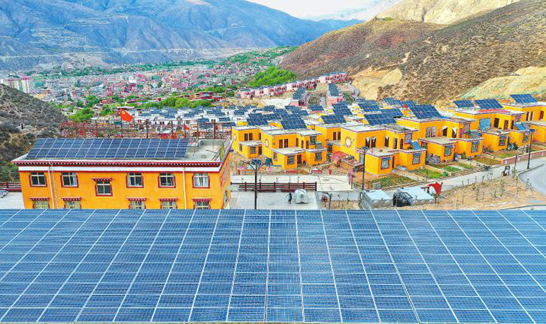 甘孜州首个村级光伏扶贫电站建成投产