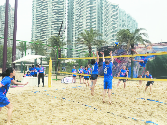 2019成都世警会“开放体验日”暨沙滩气排球测试赛昨日举行