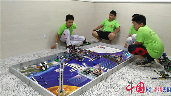 綿陽市江油實驗學校在四川省兩項機器人競賽活動中獲得第一名
