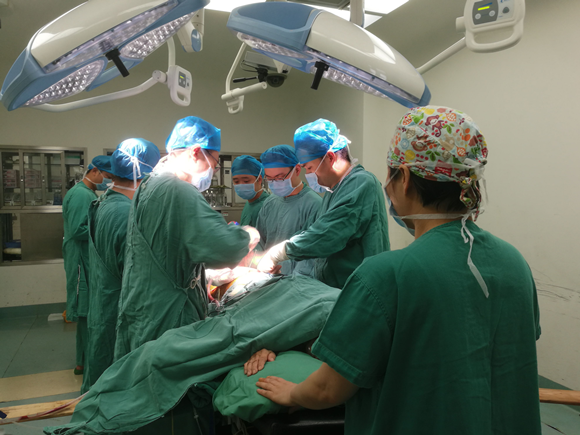 泸州市中医院为102岁高龄患者成功实施髋关节置换术