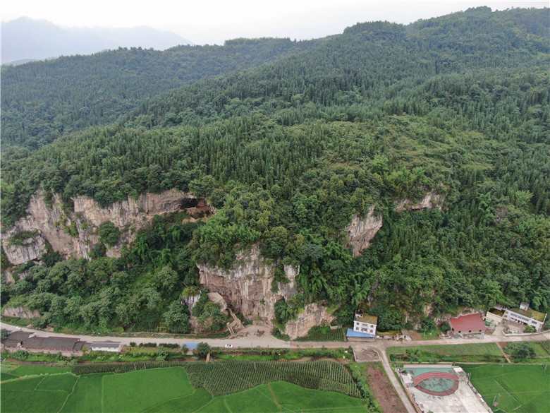 珙县僰人悬棺接连两次地震纹丝未动探访世界规模最大悬棺葬