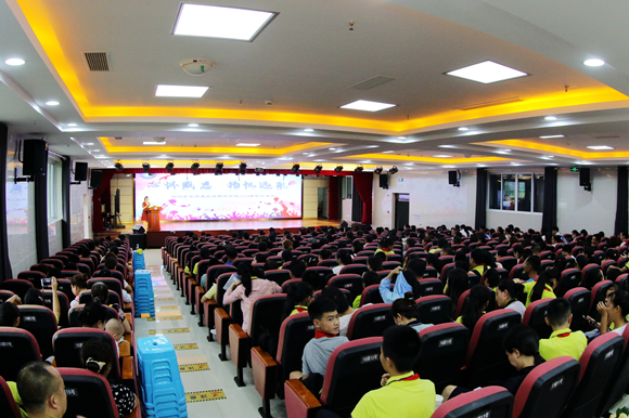 龙马潭区各小学相继举行六年级毕业典礼