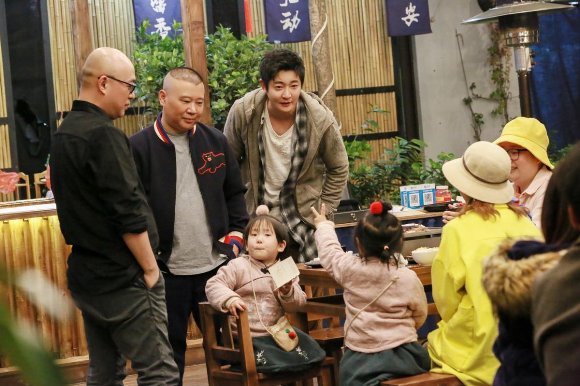 《大叔小馆》:打造“真实谈话场” 用智慧经营生活