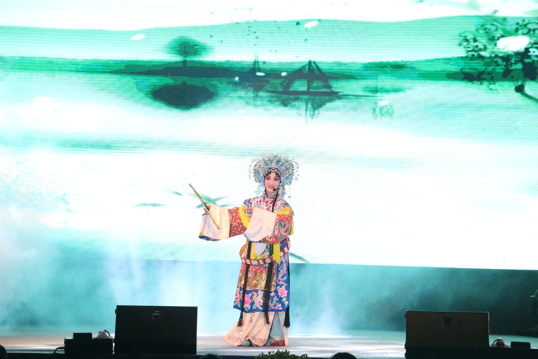 四川艺术家走基层慰问演出在宜宾珙县举行