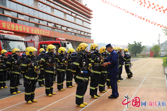 四川消防总队督导检查经开区政府专职消防队国庆节战备情况