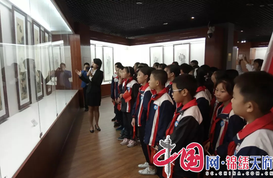 射洪县49名少先队员代表参加“红领巾专线”寻访活动