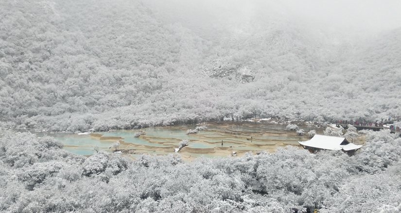 今日霜降，下雪了！九寨沟、黄龙已是“冰雪世界”