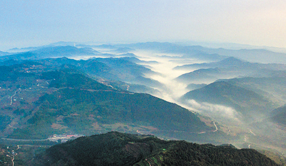 万千气象龙泉山：云海景观美轮美奂