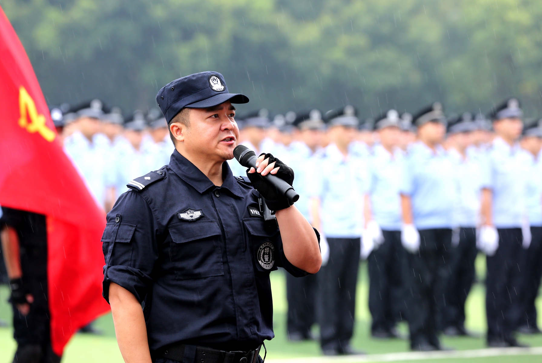 “最美警察”候選人|刀鋒線上，一枚上膛的子彈