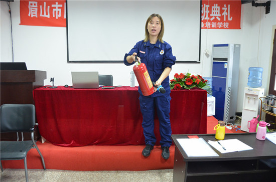 电力行业培训东坡消防大队走进均衡营养职业学校开展消防安全培训