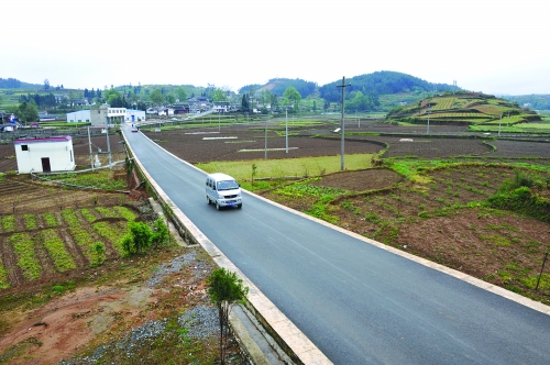 全國推動“四好農村路”高品質發展現場會在四川召開